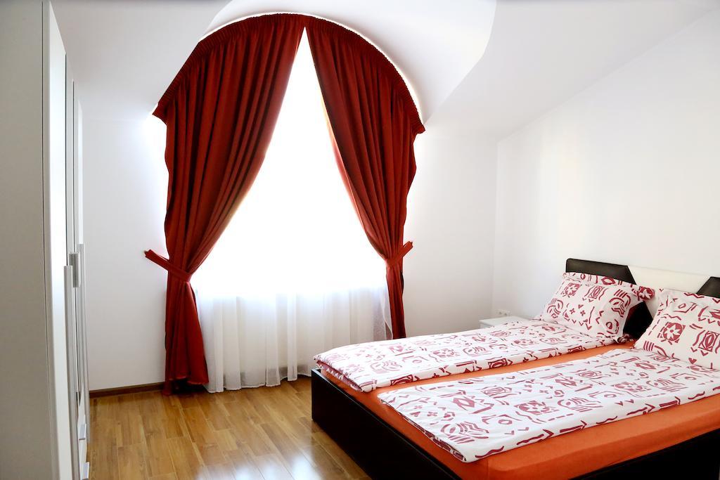 Vila Nona Apartment Sibiu Oda fotoğraf