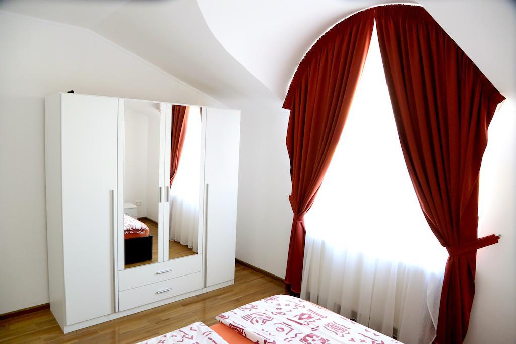 Vila Nona Apartment Sibiu Oda fotoğraf