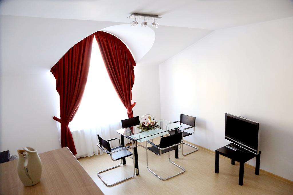 Vila Nona Apartment Sibiu Oda fotoğraf